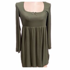 BNWOT Green Long Sleeve babydoll Dress with Bow Detail